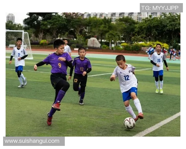 乌鲁木齐第五小学足球队奋勇拼搏展现青春风采与团队精神 乌鲁木齐第五小学足球队奋勇拼搏展现青春风采与团队精神